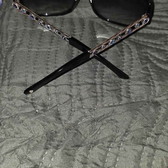 Brighton Halo Sunglasses - Picture 4 of 16